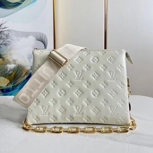 💝💝Louis Vuitton Louis Vuitton Lambskin Coussin PM M57793 Cream
